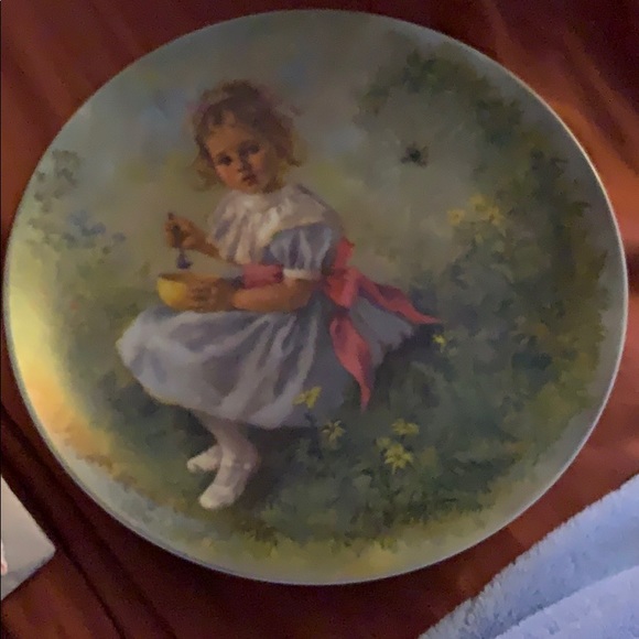 Children’s plate - Picture 1 of 3